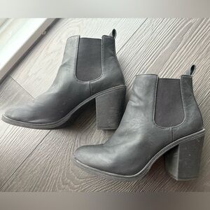 Divided H&M Black Heeled Chelsea Boots 37